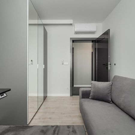Luksusowy Apartament Z 3 Sypialniami, Klimatyzacja, Parkingiem I Biurkiem We Wroclawiu By Renters Prestige Exterior photo