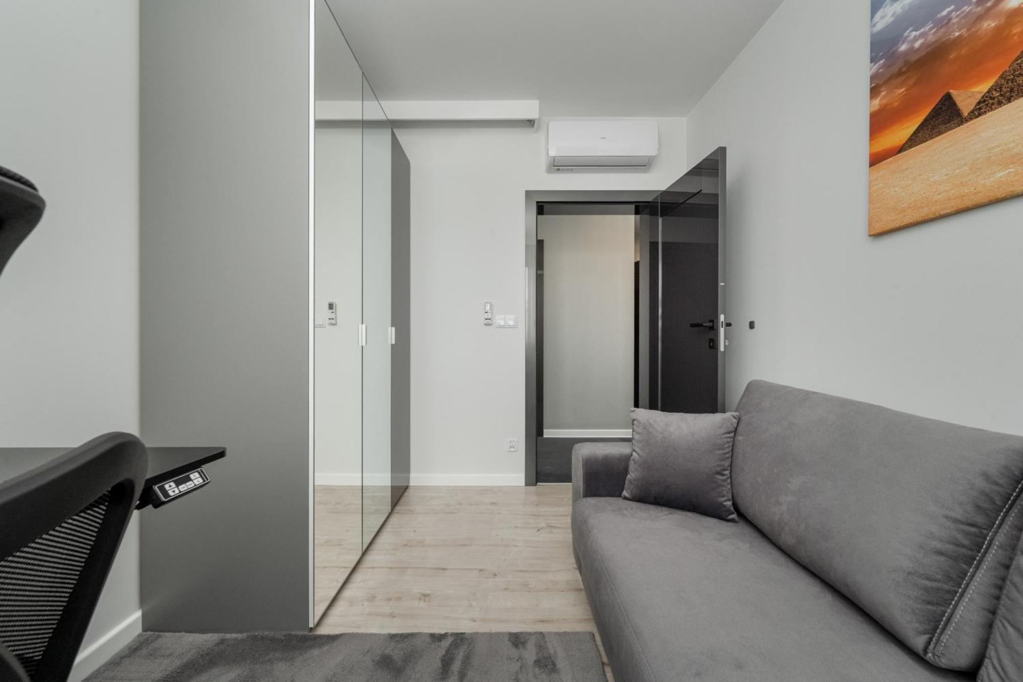 Luksusowy Apartament Z 3 Sypialniami, Klimatyzacja, Parkingiem I Biurkiem We Wroclawiu By Renters Prestige Exterior photo