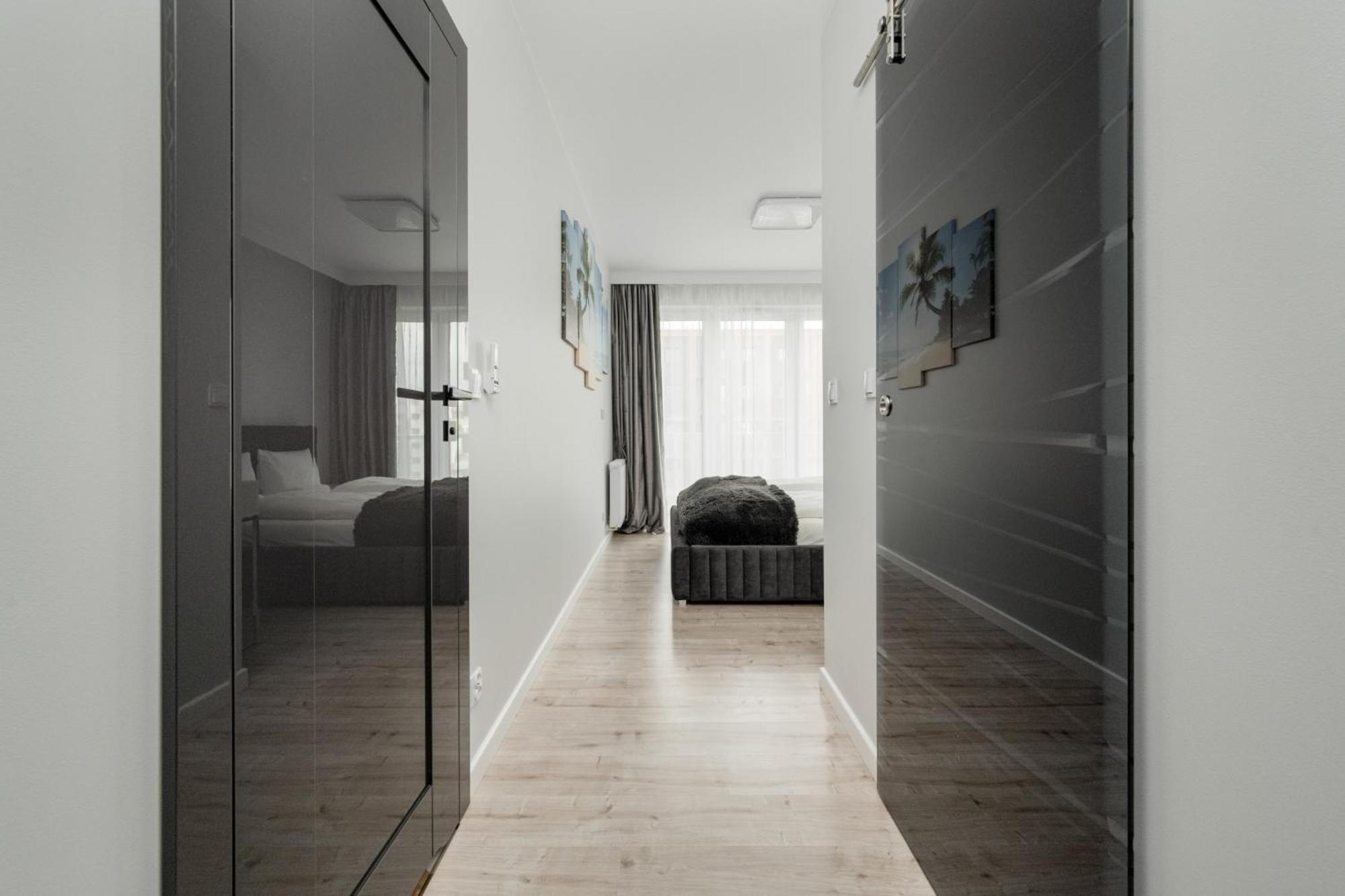Luksusowy Apartament Z 3 Sypialniami, Klimatyzacja, Parkingiem I Biurkiem We Wroclawiu By Renters Prestige Exterior photo