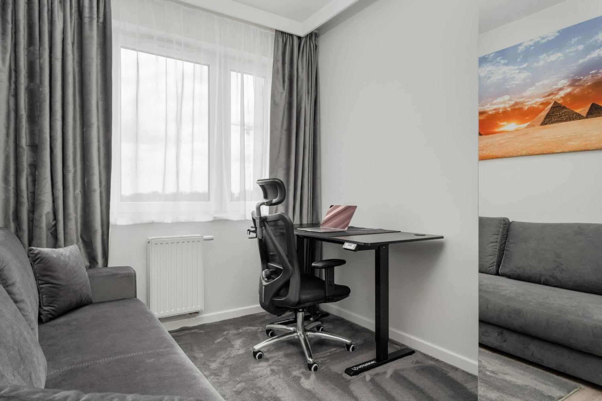Luksusowy Apartament Z 3 Sypialniami, Klimatyzacja, Parkingiem I Biurkiem We Wroclawiu By Renters Prestige Exterior photo