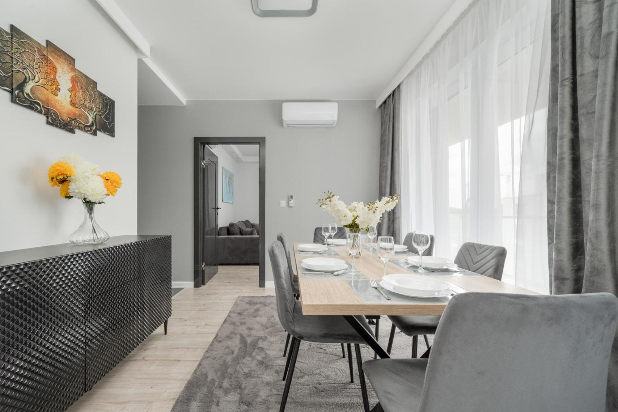 Luksusowy Apartament Z 3 Sypialniami, Klimatyzacja, Parkingiem I Biurkiem We Wroclawiu By Renters Prestige Exterior photo